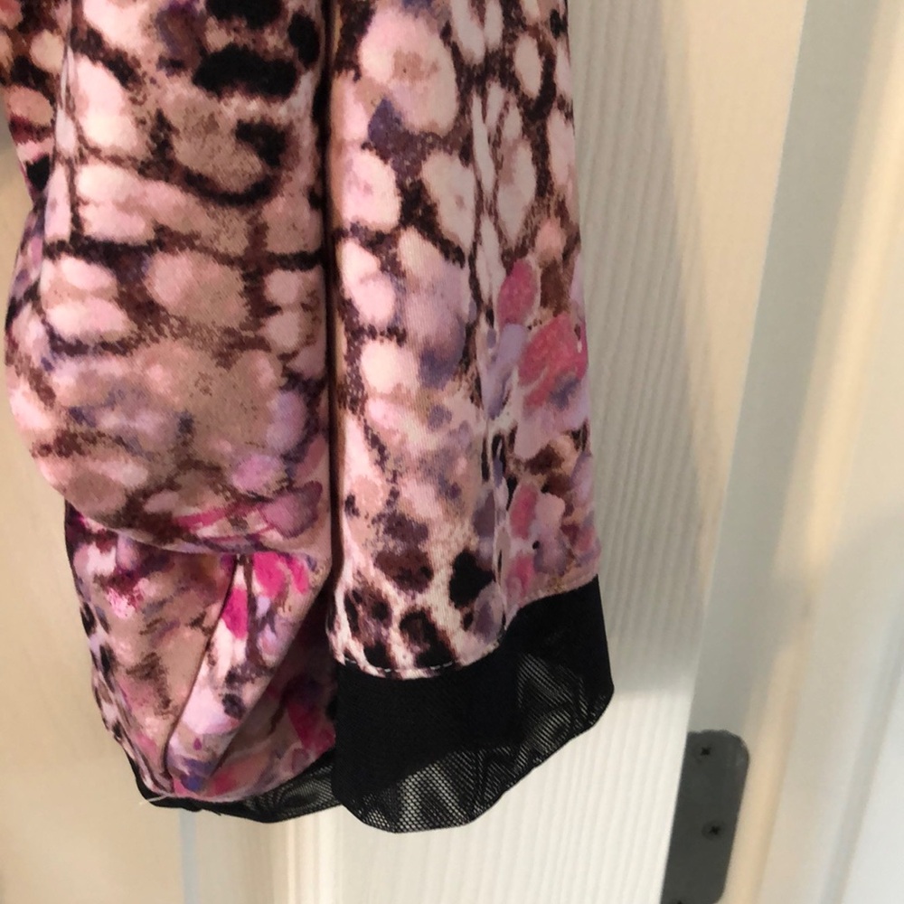 Joyspun Pink and Black Floral Robe with Tie Belt - Picture 4 of 5